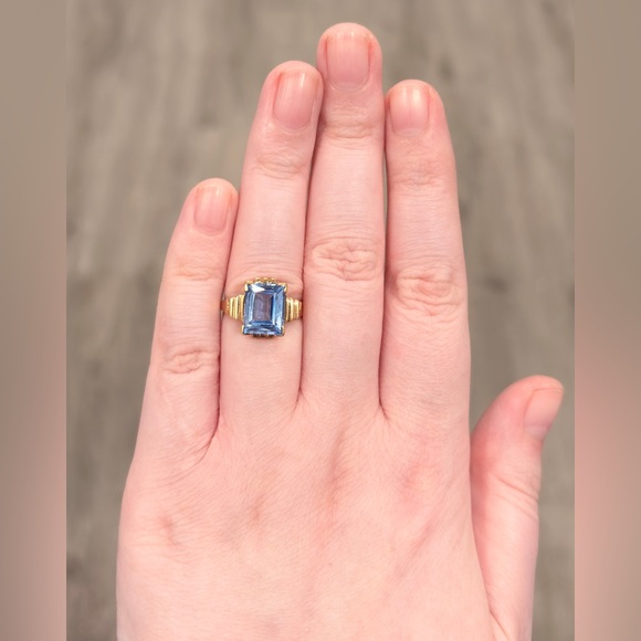 Vintage 14K Gold Lab Created Blue Spinel Ring: Emerald Cut, Mid-Century Modern - Picture 8 of 10
